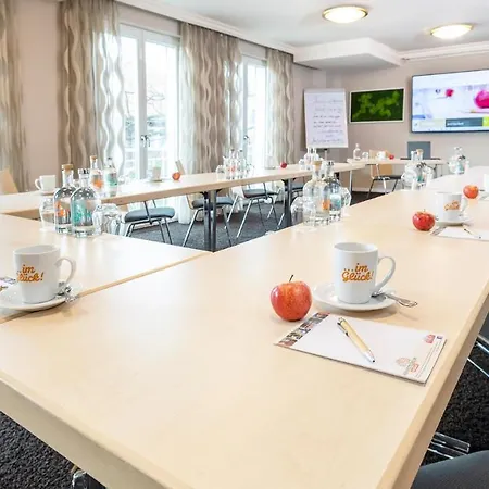 Parkhotel Bilm Im Glueck Am Stadtrand Hannovers מלון