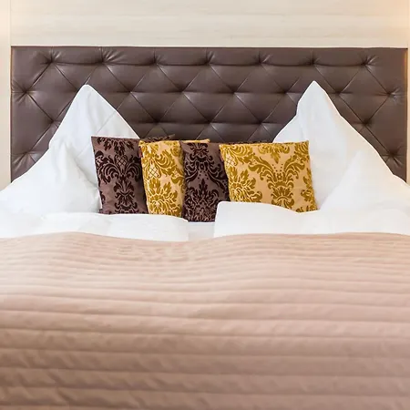 Parkhotel Bilm Im Glueck Am Stadtrand Hannovers זנדה