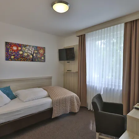 Parkhotel Bilm Im Glueck Am Stadtrand Hannovers מלון