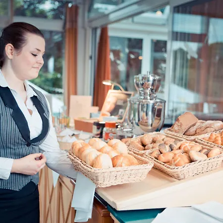 Parkhotel Bilm Im Glueck Am Stadtrand Hannovers 4* זנדה