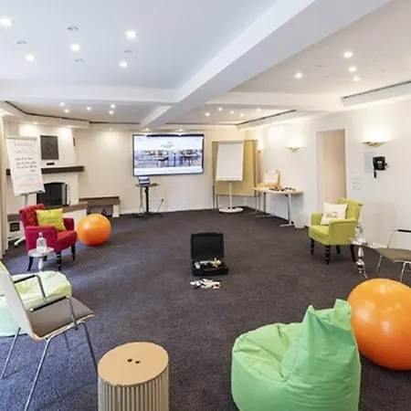 Parkhotel Bilm Im Glueck Am Stadtrand Hannovers 4* זנדה
