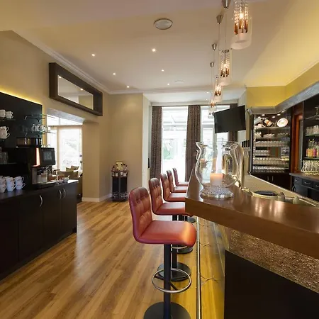 Parkhotel Bilm Im Glueck Am Stadtrand Hannovers ゼーンデ