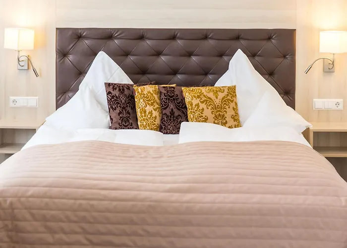 Parkhotel Bilm Im Glueck Am Stadtrand Hannovers Зенде